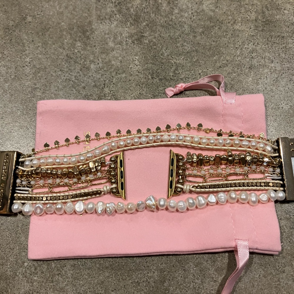 Victoria Emerson Apple Watch band. Fits 38-41mm Watch face sizes. Like new.